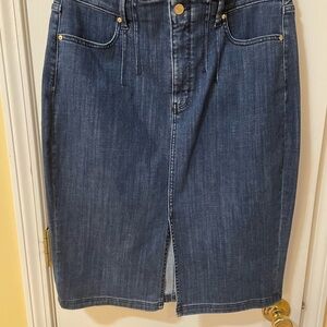 White House Black Market Size 14 Denim Pencil Skirt Dark Wash Classic Stretch